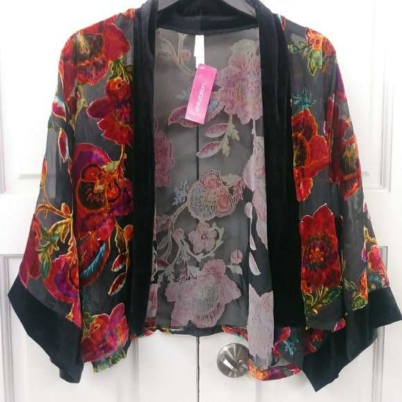 Xhilaration Other - NEW!!! Black floral kimono